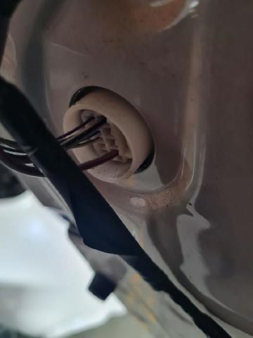 6904002491 TOYOTA Cerradura de puerta delantera izquierda  disponible Vigo
