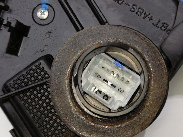 690400K070 TOYOTA Cerradura de puerta delantera izquierda  comprar en Jaén