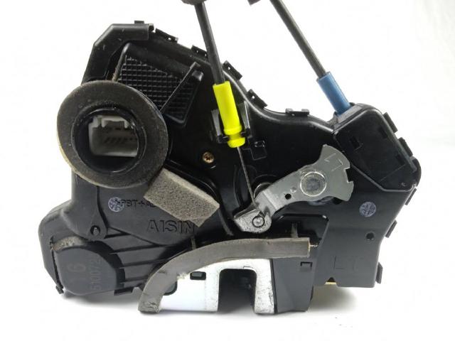 6904033231 Cerradura de puerta delantera izquierda  disponible Málaga
