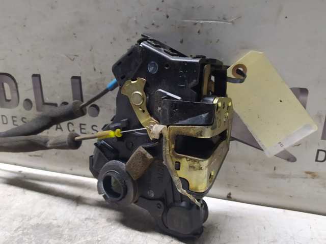 6904033232 TOYOTA Cerradura de puerta delantera izquierda  comprar en Oviedo