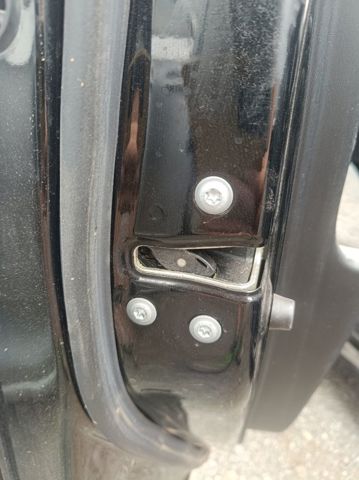 TOYOTA 6904052340 Cerradura  en stock Salamanca