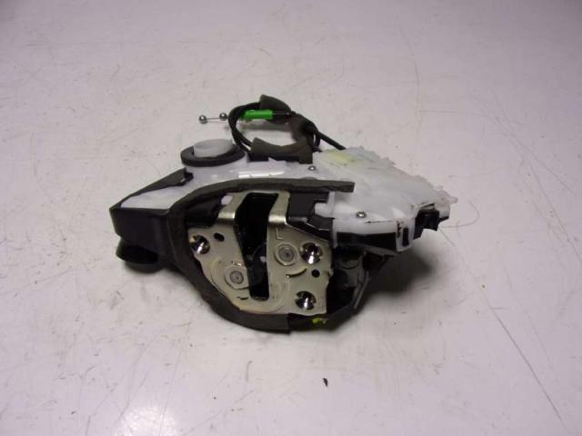 69040K0041 TOYOTA Cerradura de puerta delantera izquierda  disponible Ourense