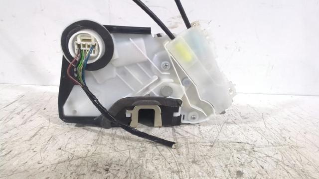 Cerradura de puerta delantera izquierda Toyota Yaris P21