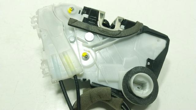 Cerradura de puerta delantera izquierda Toyota Yaris P21