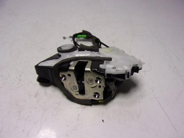 Cerradura de puerta delantera izquierda Toyota Yaris P21