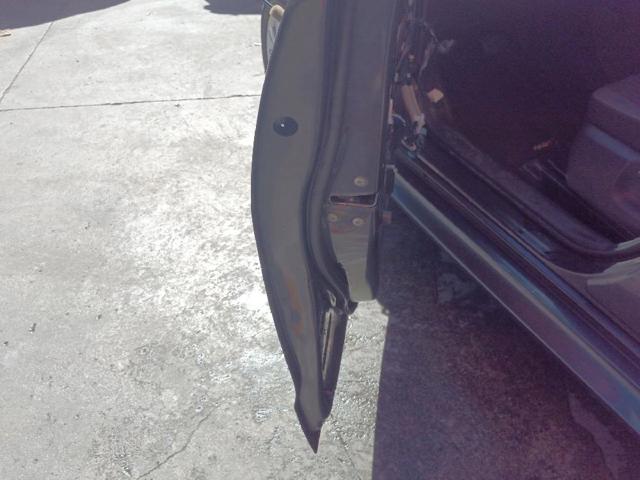 Cerradura de puerta delantera izquierda Toyota Yaris P21