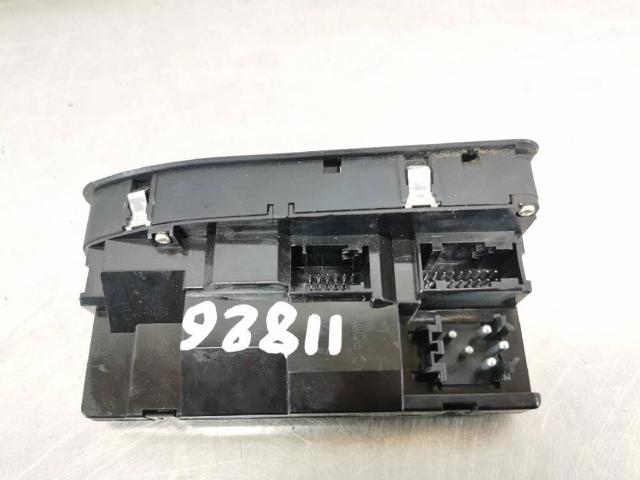 6904306 Interruptor de elevalunas delantera izquierda  en stock Sabadell