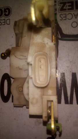 6905002102 TOYOTA Cerradura de la puerta trasera derecha  disponible Vigo