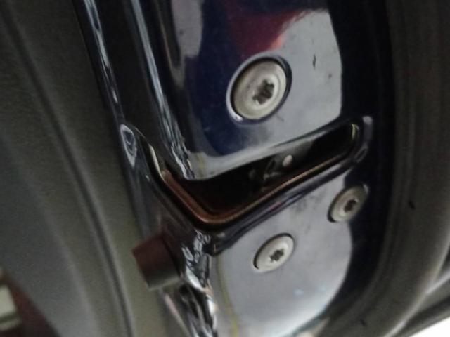 6905002102 TOYOTA Cerradura de la puerta trasera derecha  comprar en Oviedo