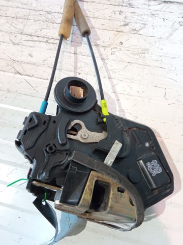 6905002102 TOYOTA Cerradura de la puerta trasera derecha  comprar en Oviedo
