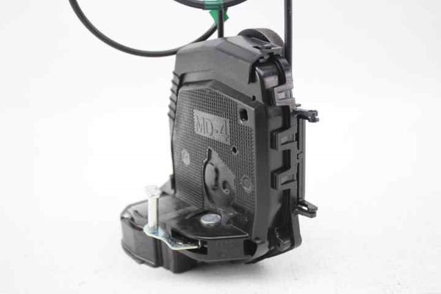 690500D060 Cerradura de la puerta trasera derecha comprar Almería
