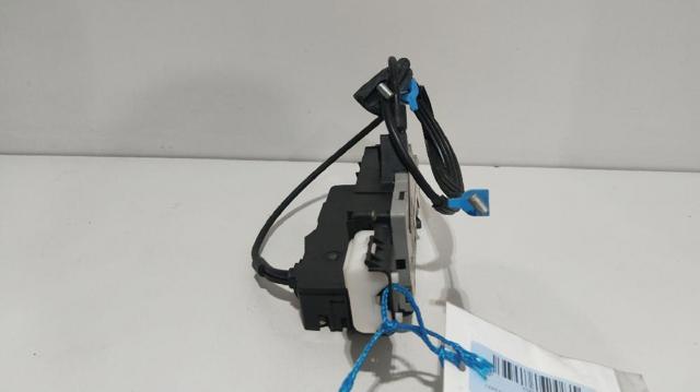 690500D060 TOYOTA Cerradura de la puerta trasera derecha  disponible Ourense