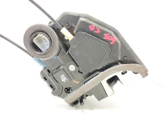 690500F030 TOYOTA Cerradura de la puerta trasera derecha  disponible Alicante