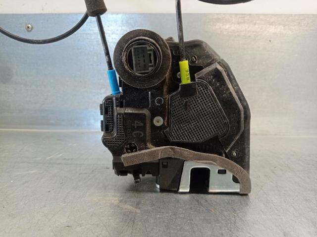 6905033120 TOYOTA Cerradura de la puerta trasera derecha  en stock Córdoba