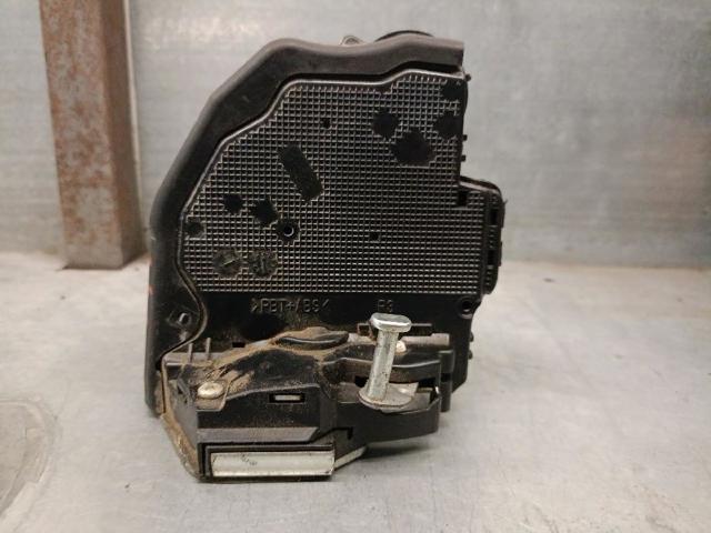 6905033120 TOYOTA Cerradura de la puerta trasera derecha  disponible Ourense
