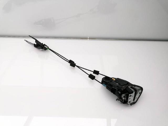 6905042021 TOYOTA Cerradura de la puerta trasera derecha  en stock Huelva
