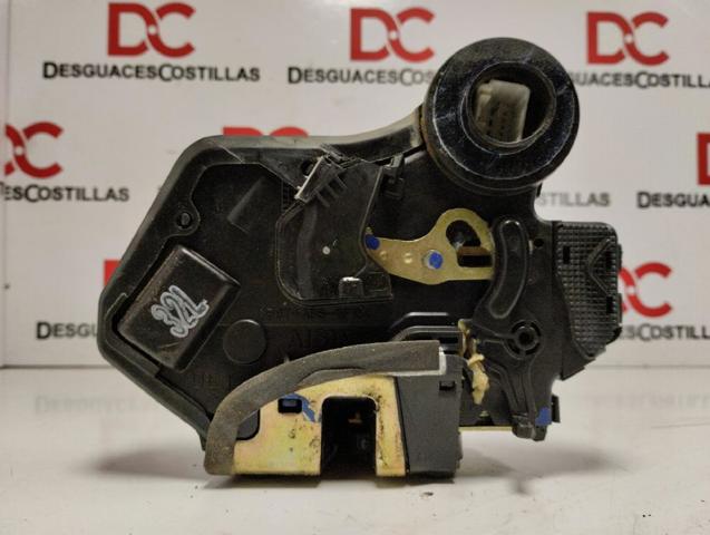 6906002102 TOYOTA Cerradura de puerta trasera izquierda  disponible Ourense