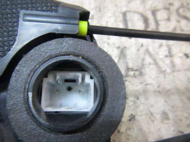 690600D060 Cerradura de puerta trasera izquierda  disponible Burgos
