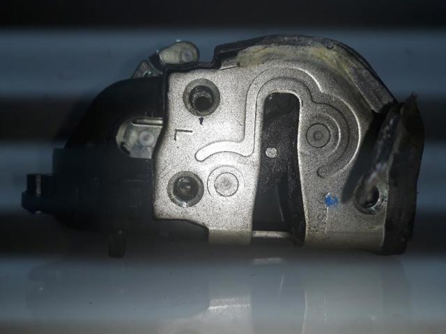 TOYOTA 690600D060 Cerradura de puerta trasera izquierda  en stock Salamanca