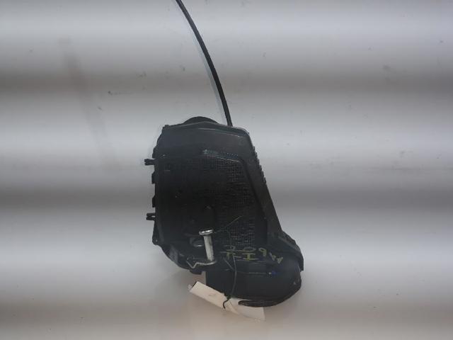 690600D060 Cerradura de puerta trasera izquierda  disponible Utrera