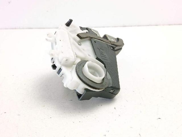 690600D310 TOYOTA Cerradura de puerta trasera izquierda comprar Alcalá