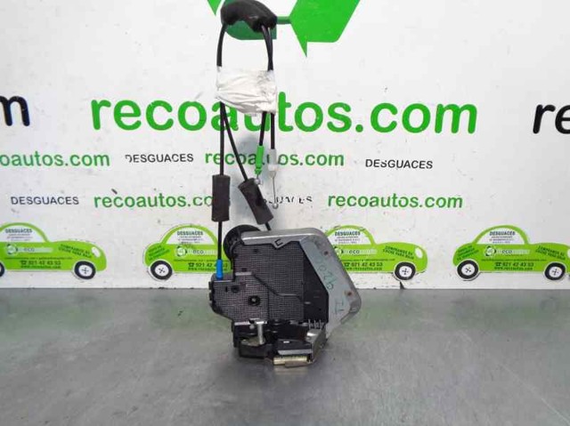 Cerradura de puerta trasera izquierda 6906033111 Toyota/Lexus