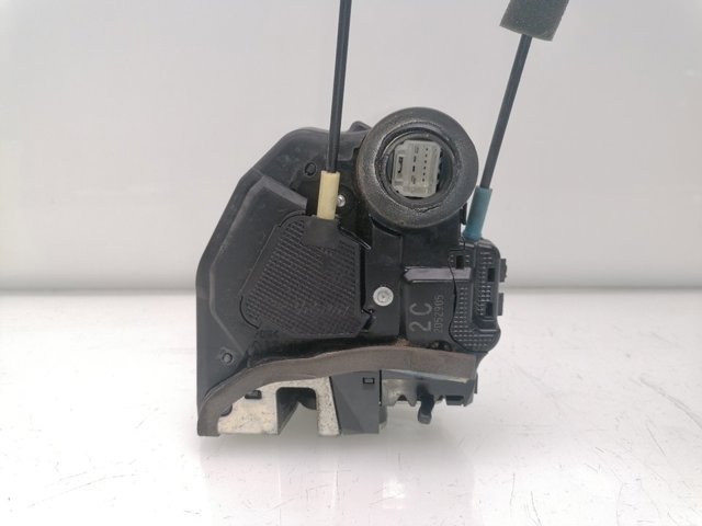 6906042021 TOYOTA Cerradura de puerta trasera izquierda  en stock Gandía