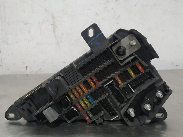 Caja fusibles BMW 5  desde 79,86 €