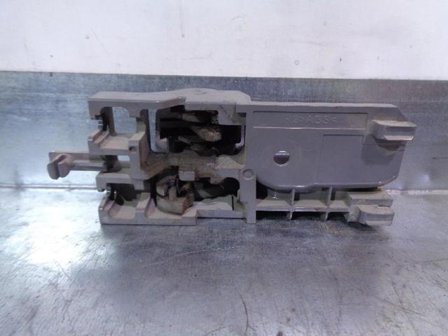 692050D070B3 Manija interior de puerta delantera derecha comprar Girona