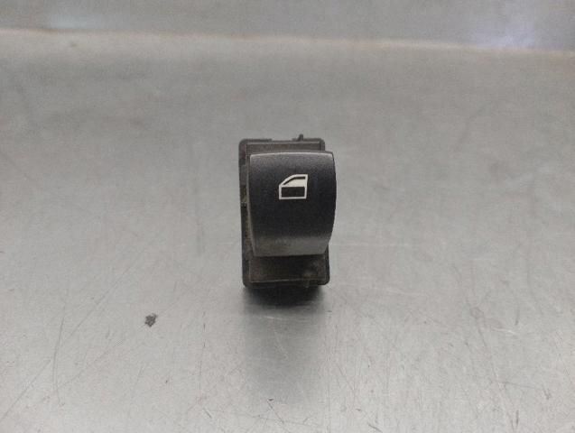 BMW 6922244 Botón de elevalunas delantero derecho  en stock Terrassa