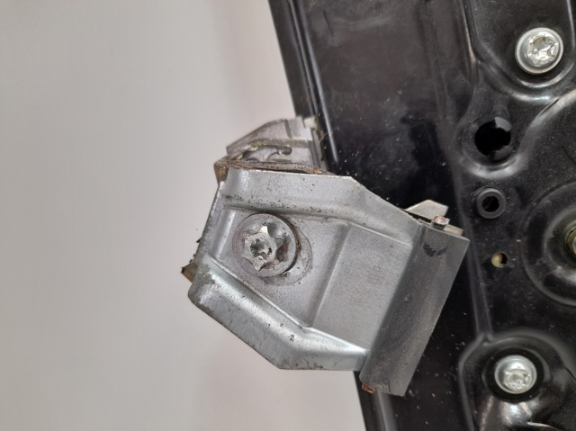 6922267 BMW Motor del elevalunas de la puerta delantera izquierda  disponible Vigo