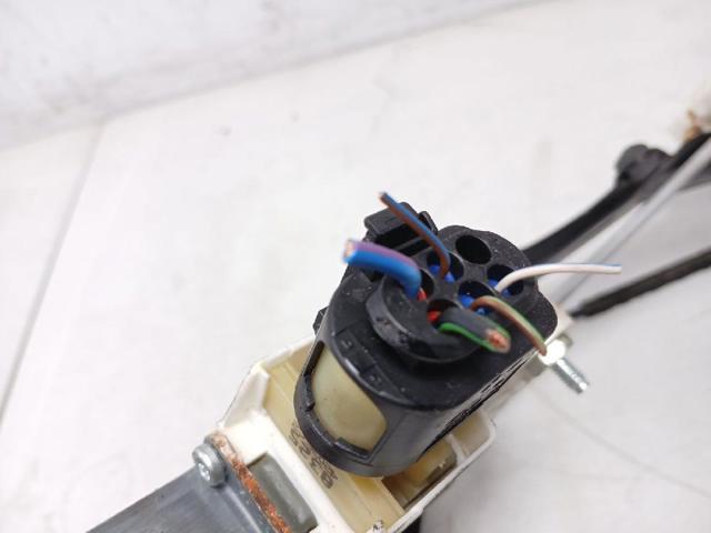 6927028 Motor del elevalunas de la puerta delantera derecha  en stock Sabadell
