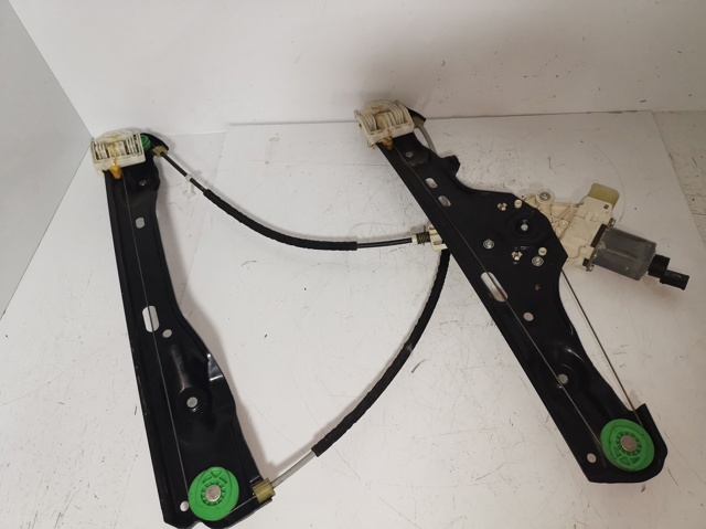 BMW 6927028 Motor del elevalunas de la puerta delantera derecha  disponible Valladolid