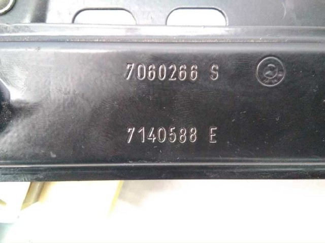 BMW 6927028 Motor del elevalunas de la puerta delantera derecha  disponible España
