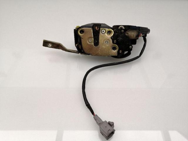 Cerradura de puerta delantera izquierda 6932060131 Toyota