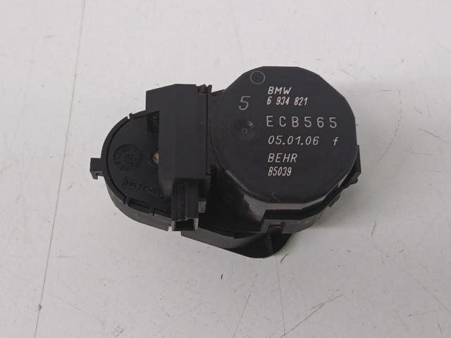 6934821 BMW