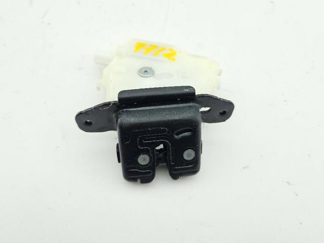 Cerradura de maletero Toyota Yaris (P21)