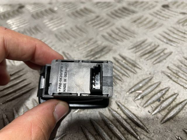 6945874 BMW Botón de elevalunas delantero derecho  en stock Gandía