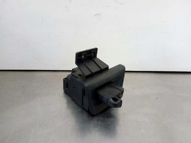 695471712 BMW