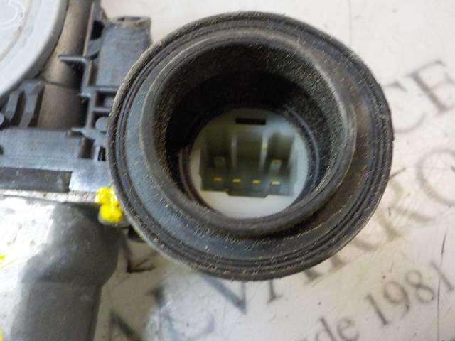 6980130280 TOYOTA Mecanismo de elevalunas de la puerta delantera derecha  disponible Vigo