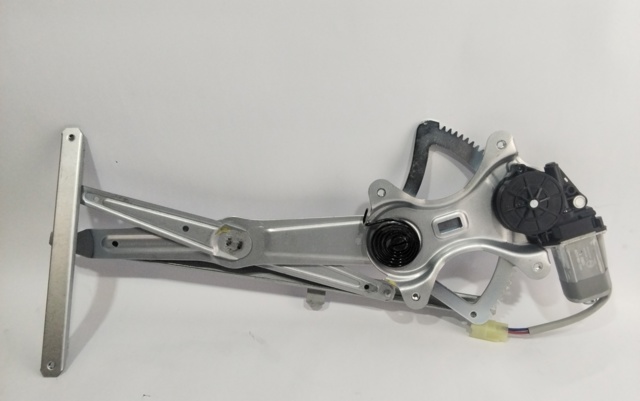 Mecanismo levanta, puerta delantera derecha Toyota RAV4 II (2000-2005)