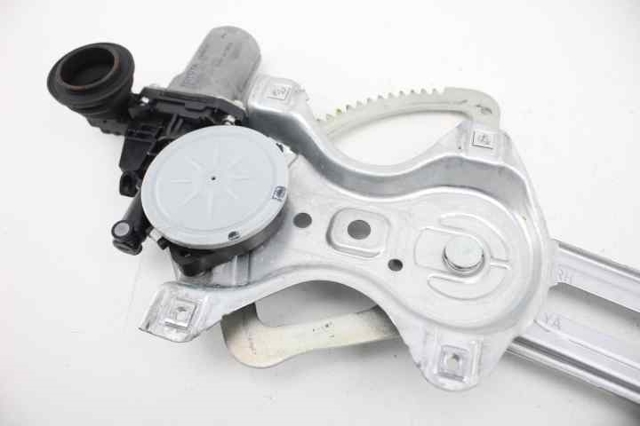 698100D300 TOYOTA Mecanismo de elevalunas de la puerta delantera derecha  comprar en Oviedo