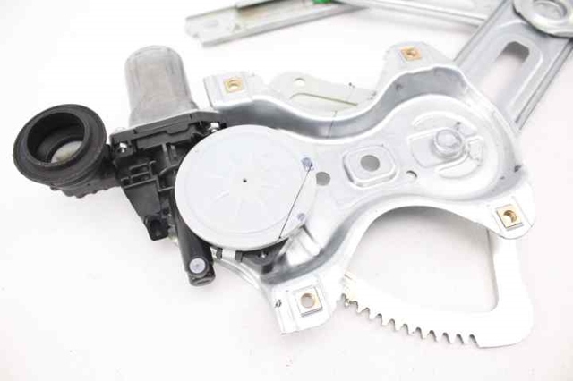 698100D300 TOYOTA Mecanismo de elevalunas delantero derecha  en stock Huelva