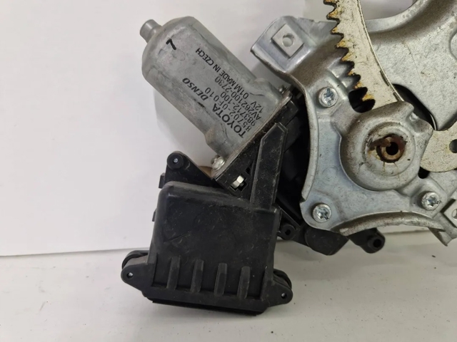 698200D041 Mecanismo de elevalunas delantero izquierdo comprar Almería