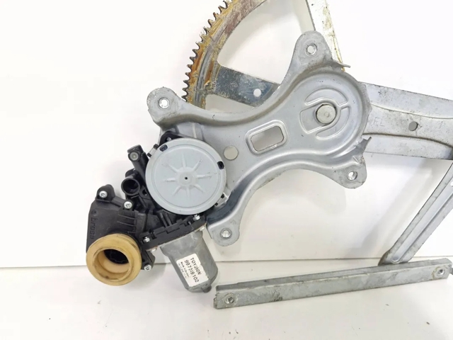 698200F010 TOYOTA Mecanismo de elevalunas de la puerta delantera izquierda  disponible Vigo