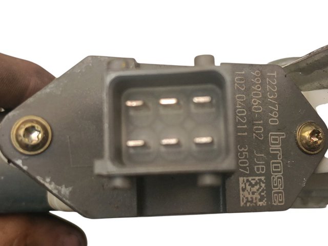 6983005100 TOYOTA Mecanismo de elevalunas de la puerta trasera derecha  en stock Córdoba