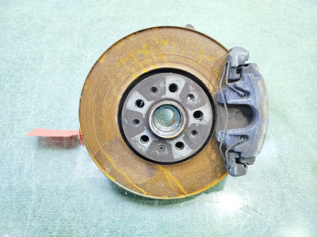 VAG 6C0407256A Mangueta delantera derecha  en stock Salamanca
