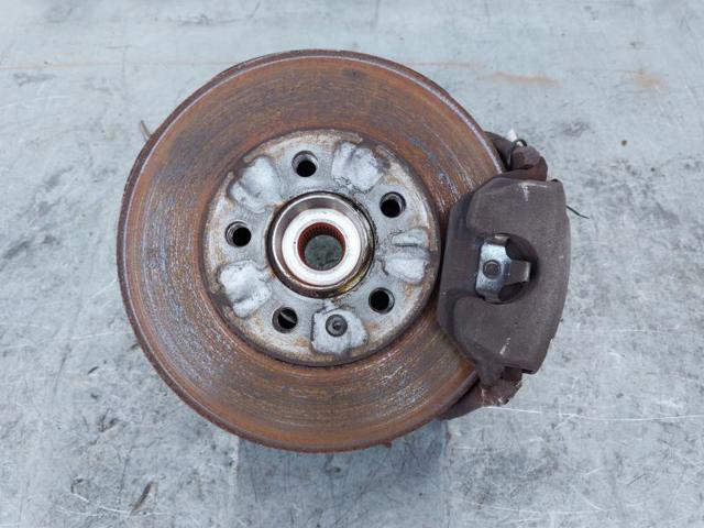 6C0407256A Mangueta delantera derecha  en stock Sabadell