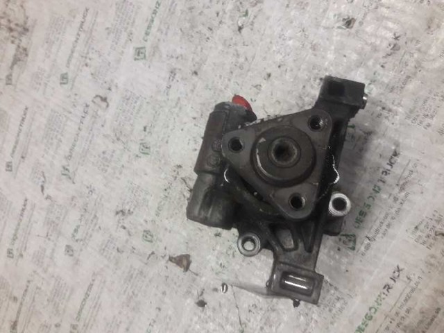 FORD 6C113A674AB Bomba de dirección asistida  comprar en Ponferrada