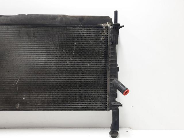 6C118005CD Radiador de refrigeración del motor  disponible Utrera